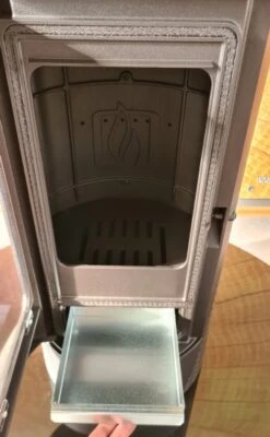 EEK A+ Design-Gusskaminofen Plamen Tara, Raumluftunabhängig - 6kW -Napoleon Geschaft 20200930 095727bc