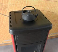 EEK A+ Kaminofen Plamen Maestral N Mit Herdplatte, Rot - 6,5kW -Napoleon Geschaft Plamen Maestral Top